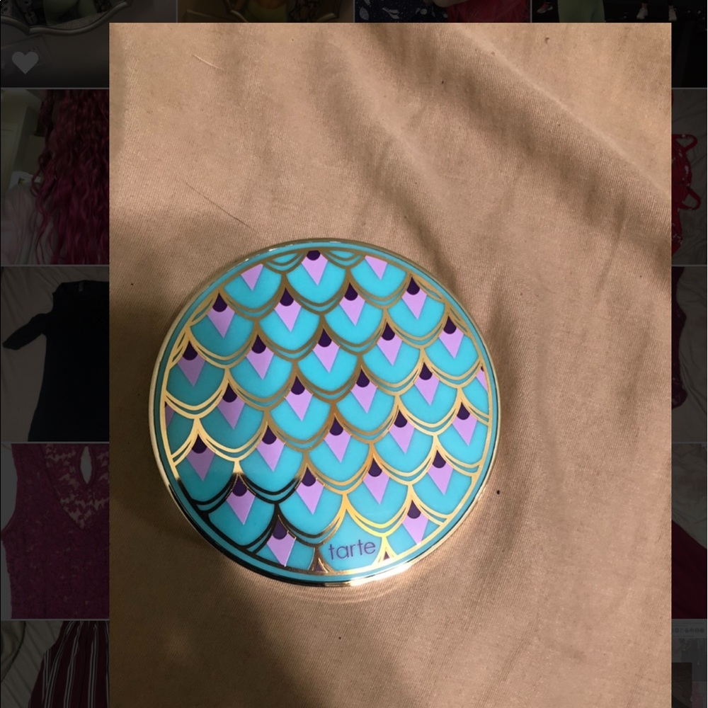 Eyeshadow palette